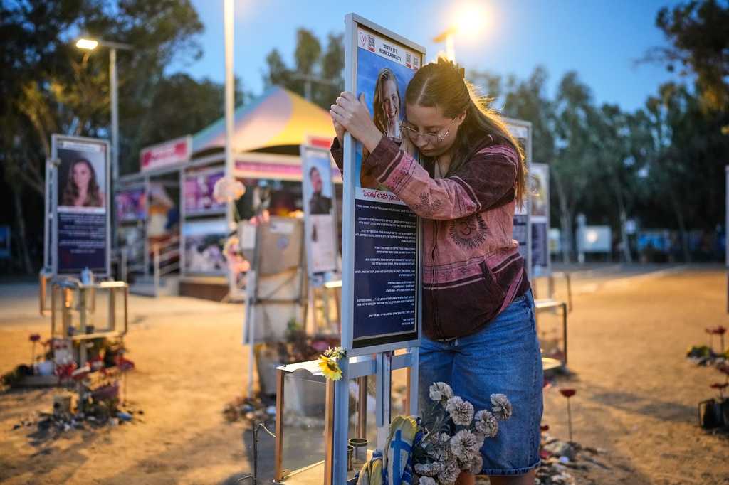 Israelis mourn on the anniversary of the Oct. 7 attack as Palestinians live in devastated Gaza — WISN 12 Milwaukee, Menomonee Falls Community news